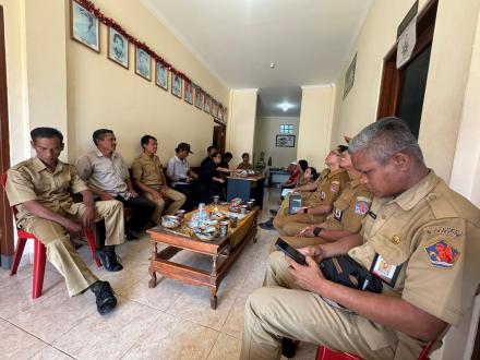 PEMBINAAN ADMINISTRASI PEMERINTAHAN DESA DARI DINAS PEMBERDAYAAN MASYARAKAT DAN DESA KABUPATEN BULEL